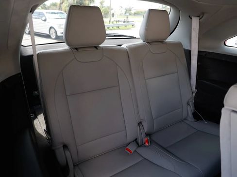 Used 2018 Acura MDX SH-AWD image 17