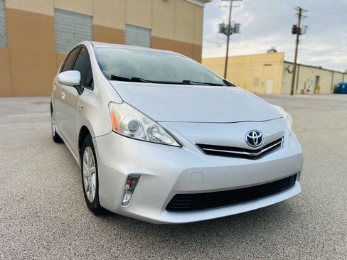 Used 2012 Toyota Prius V Three image 10
