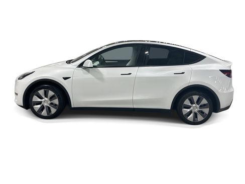 Certified 2023 Tesla Model Y Long Range AWD/4WD image 3
