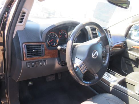 Used 2011 Nissan Armada Platinum image 7