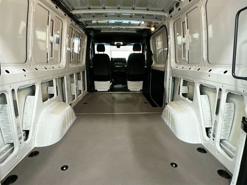 Used 2025 Mercedes-Benz Sprinter 2500 image 20