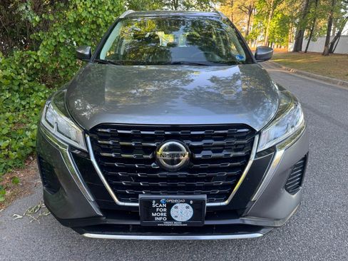 Used 2021 Nissan Kicks SV image 3