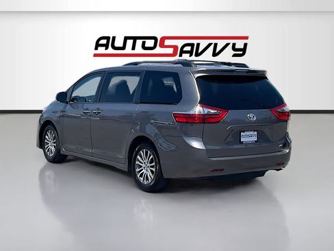 Used 2020 Toyota Sienna XLE FWD image 5