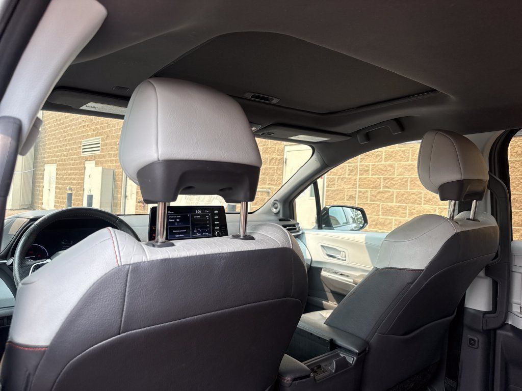 Used 2022 Toyota Sienna XSE w/ XSE Plus Package FWD image 21