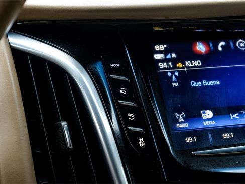 Used 2019 Cadillac Escalade Platinum image 25