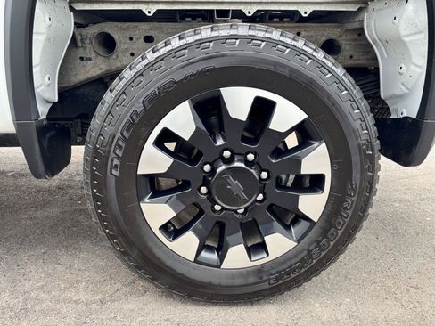 Used 2020 Chevrolet Silverado 2500 Custom w/ Custom Value Package AWD/4WD image 14