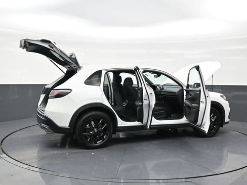 Used 2025 Honda HR-V Sport image 29