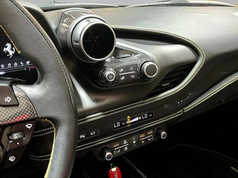 Used 2022 Ferrari F8 Tributo RWD image 10