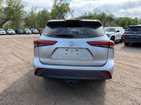 Used 2020 Toyota Highlander XLE image 4