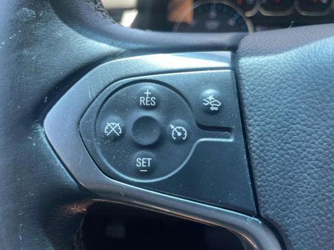 Used 2015 Chevrolet Suburban LT RWD image 21
