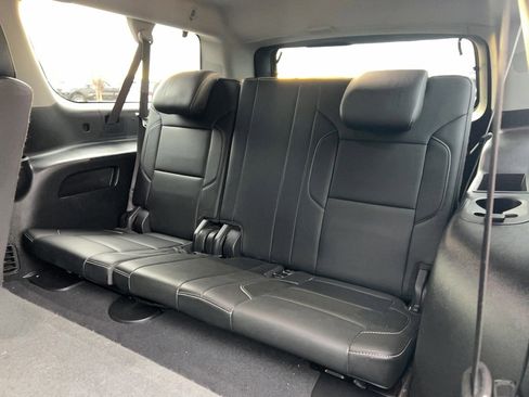 Used 2019 Chevrolet Suburban LT image 32