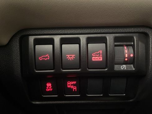 Used 2021 Subaru Ascent Limited w/ Technology Package image 11