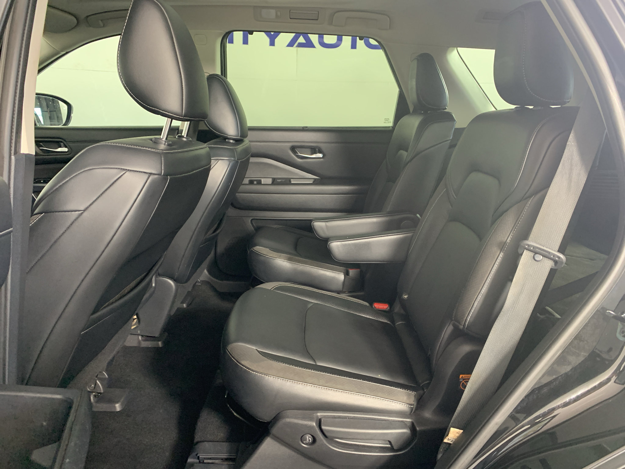 Used 2022 Nissan Pathfinder SL w/ SL Premium Package FWD image 30