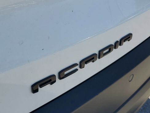 Certified 2022 GMC Acadia SLE w/ Driver Convenience Package image 7