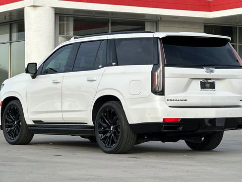 Used 2021 Cadillac Escalade Sport w/ Driver Assist Tech Package image 4