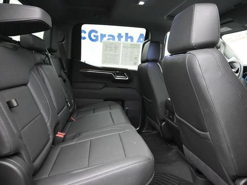 Used 2025 Chevrolet Silverado 1500 LT Trail Boss w/ Convenience Package II AWD/4WD image 10