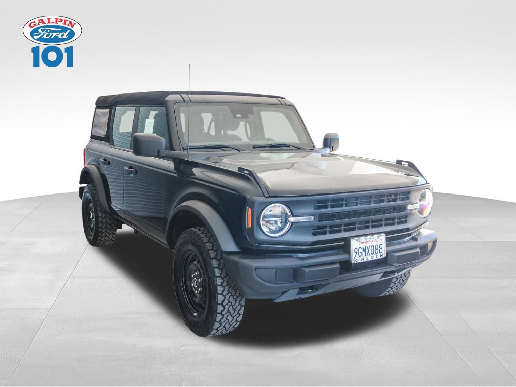 Used 2023 Ford Bronco 4-Door AWD/4WD image 3