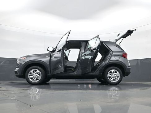 New 2026 Hyundai Venue SE image 34