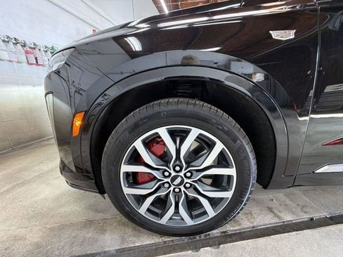 Certified 2024 Cadillac XT6 Sport w/ LPO, Floor Liner Package AWD/4WD image 34