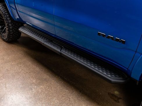 Used 2023 RAM 1500 Big Horn AWD/4WD image 3