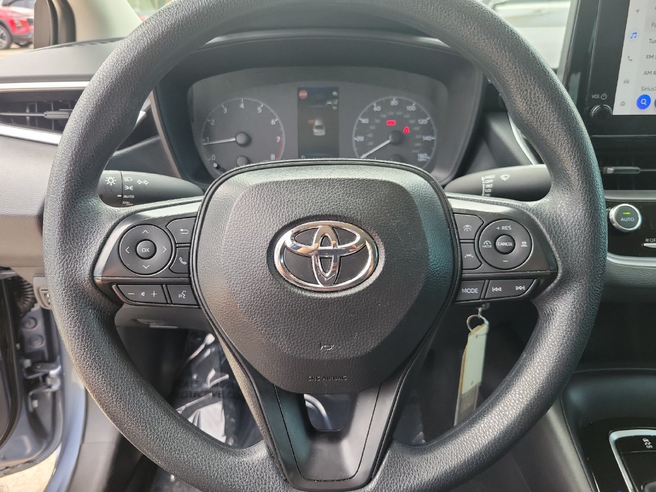 Used 2025 Toyota Corolla LE FWD image 18
