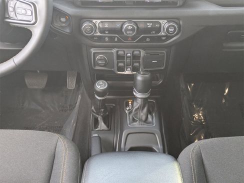 Used 2024 Jeep Gladiator Sport image 26