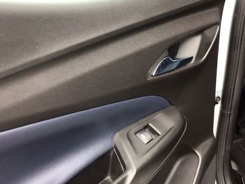 Used 2023 Chevrolet Bolt EUV LT w/ Convenience Package image 12