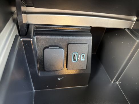 Used 2023 Ford Explorer XLT w/ Equipment Group 202A image 22