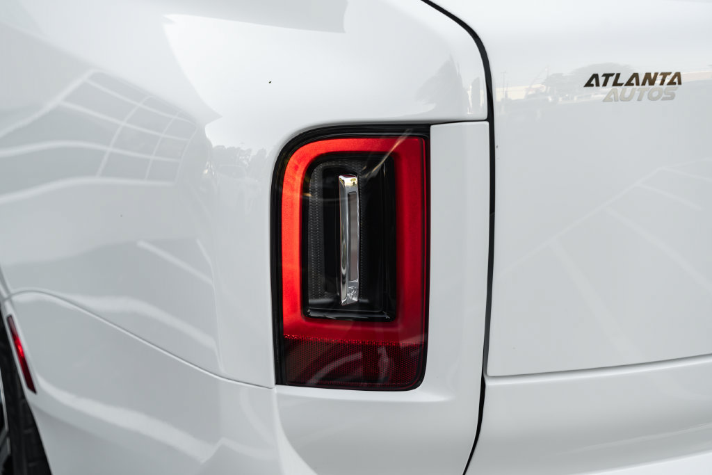 Used 2026 Rolls-Royce Cullinan AWD/4WD image 18