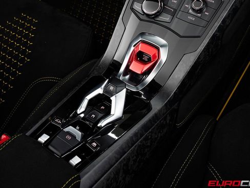 Used 2019 Lamborghini Huracan Performante image 34