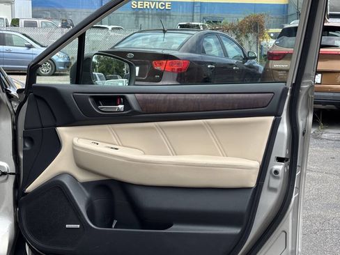 Used 2018 Subaru Outback 2.5i Limited w/ Popular Package #2 AWD/4WD image 19