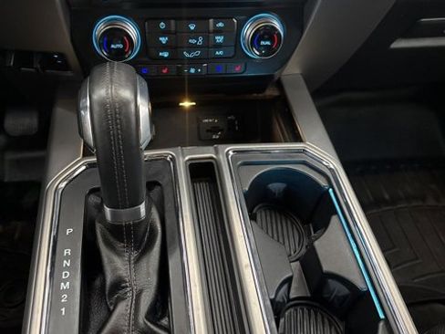 Used 2015 Ford F150 Platinum w/ Equipment Group 701A Luxury image 13