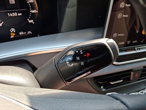 New 2026 Volkswagen Tiguan SE AWD/4WD image 11