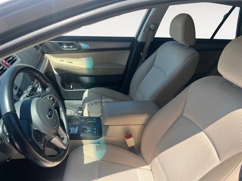 Used 2016 Subaru Outback 2.5i Premium AWD/4WD image 9