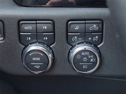 Used 2024 GMC Sierra 1500 SLT image 18