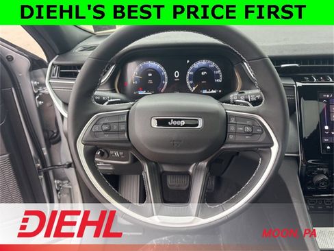 New 2025 Jeep Grand Cherokee L Altitude image 20