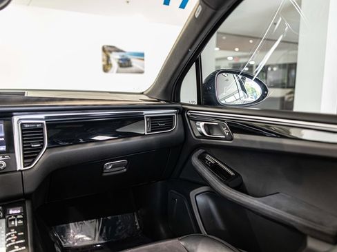 Used 2017 Porsche Macan GTS AWD/4WD image 38