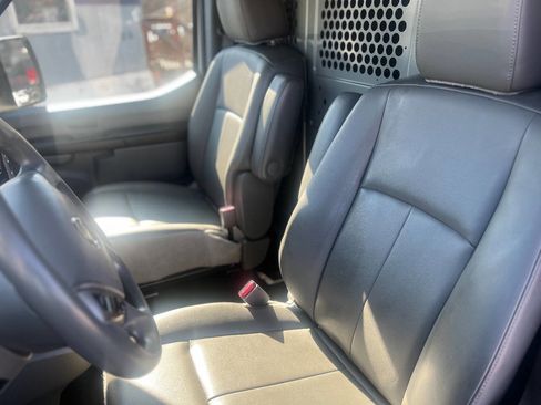 Used 2019 Nissan NV 2500 S image 11