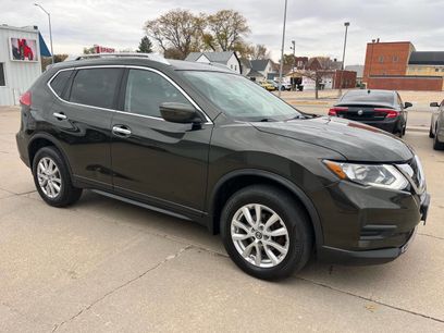 Used 2017 Nissan Rogue SV