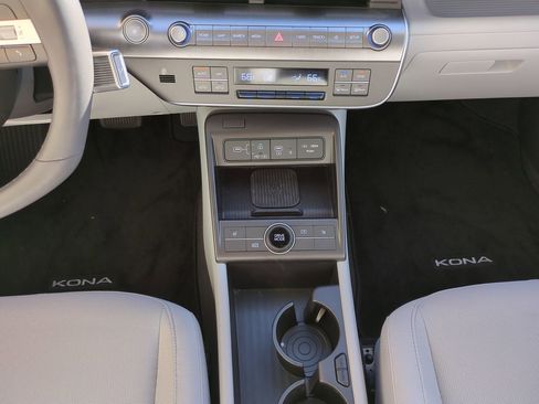 Certified 2024 Hyundai Kona SEL w/ Convenience Package image 19