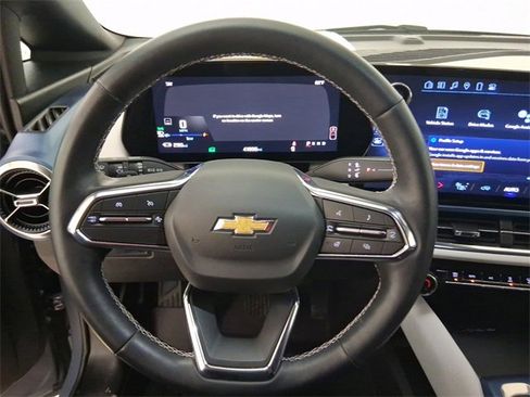 Used 2025 Chevrolet Equinox EV LT w/ Convenience Package image 22