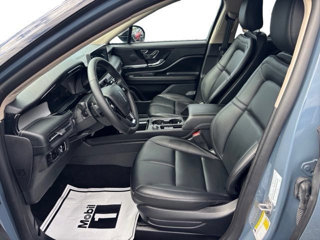 Used 2025 Lincoln Corsair AWD image 9