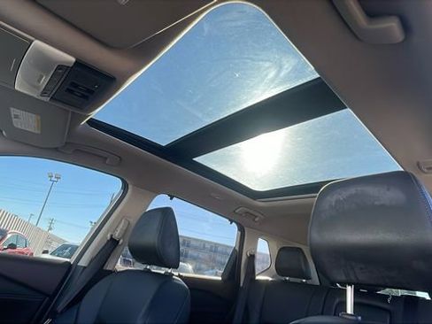 Used 2021 Nissan Rogue SL w/ Premium Package image 26