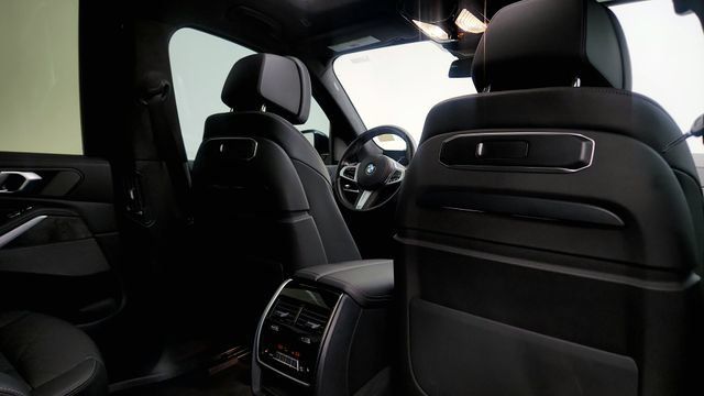 Used 2023 BMW X7 xDrive40i w/ Executive Package AWD/4WD image 42