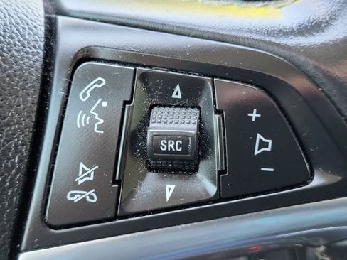 Used 2020 Buick Encore Essence FWD image 11