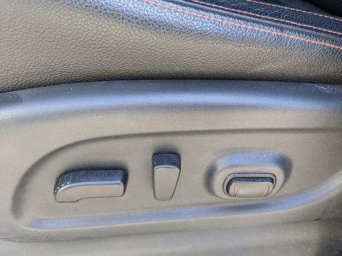 Used 2021 Nissan Titan PRO-4X w/ Pro-4x Convenience Package image 19