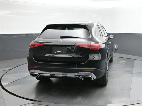 New 2025 Mercedes-Benz GLC 300 image 11