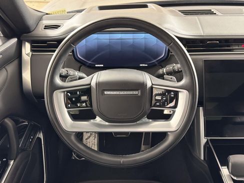Certified 2025 Land Rover Range Rover SE AWD/4WD image 11