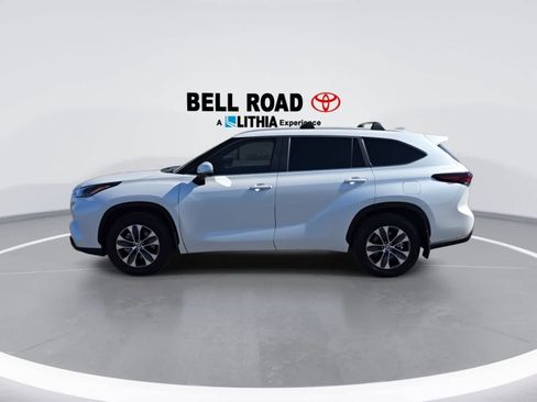 Certified 2025 Toyota Highlander XLE AWD/4WD image 5