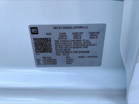 New 2025 GMC Sierra 2500 SLT w/ SLT Premium Package image 16